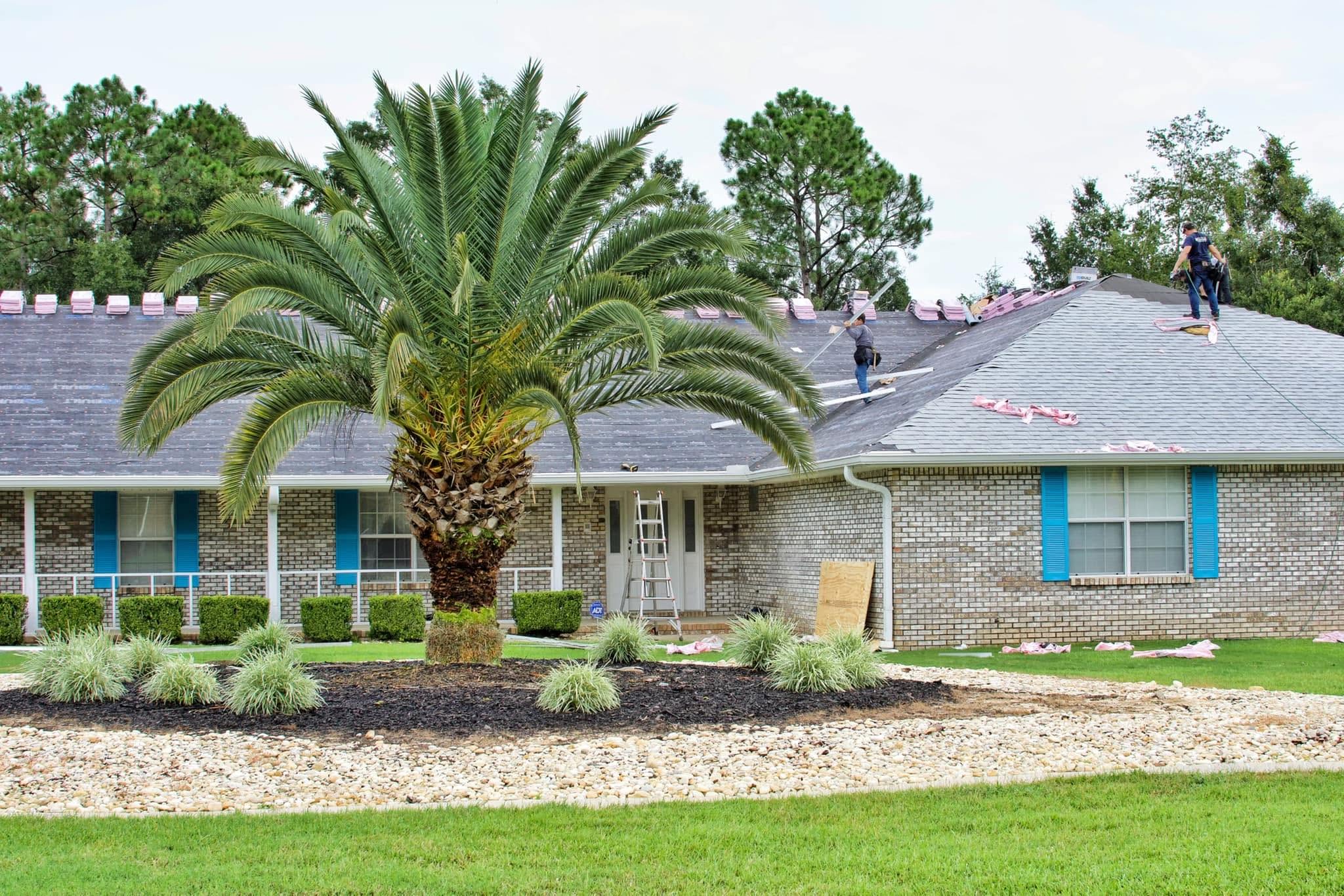 Elite-Pro crew re-roofing a Northwest Florida home